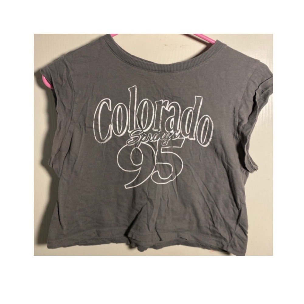 Graphic cropped tee Colorado Springs Print